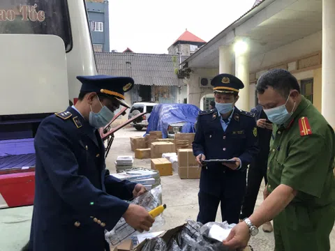 Lạng Sơn: Phát hiện phương tiện vận chuyển lượng lớn đồ gia dụng có dấu hiệu nhập lậu