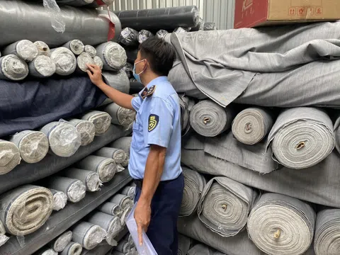 TP.HCM: Thu giữ 7 tấn vải nhập lậu