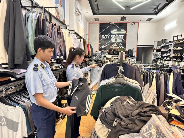 Quảng Trị: Phát hiện hàng loạt sản phẩm giả mạo nhãn hiệu nổi tiếng được bán online