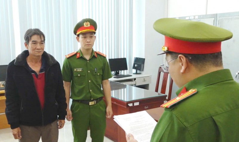 Hai đối tượng bị khởi tố vì sản xuất cà phê... giả