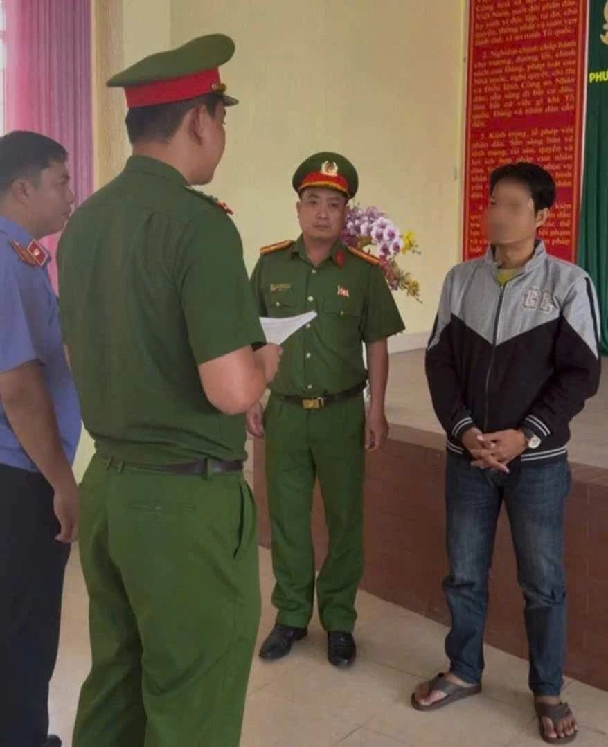 Khởi tố giám đốc công ty sản xuất đường cát giả