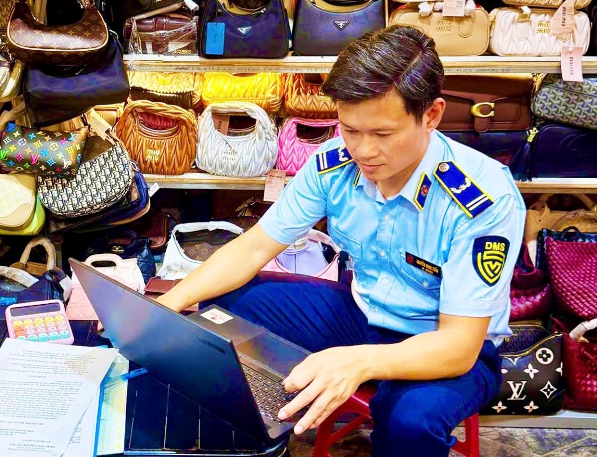 Xử phạt hơn 215 triệu đồng đối với 7 cơ sở kinh doanh hàng giả