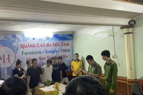 Khởi tố nhóm đối tượng sản xuất, buôn bán thuốc giả 'Đông y Ông Hiền'