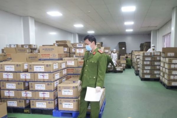 Lãnh đạo Chi cục An toàn vệ sinh thực phẩm nhận tiền tỷ để ‘mở đường’ cho sữa giả