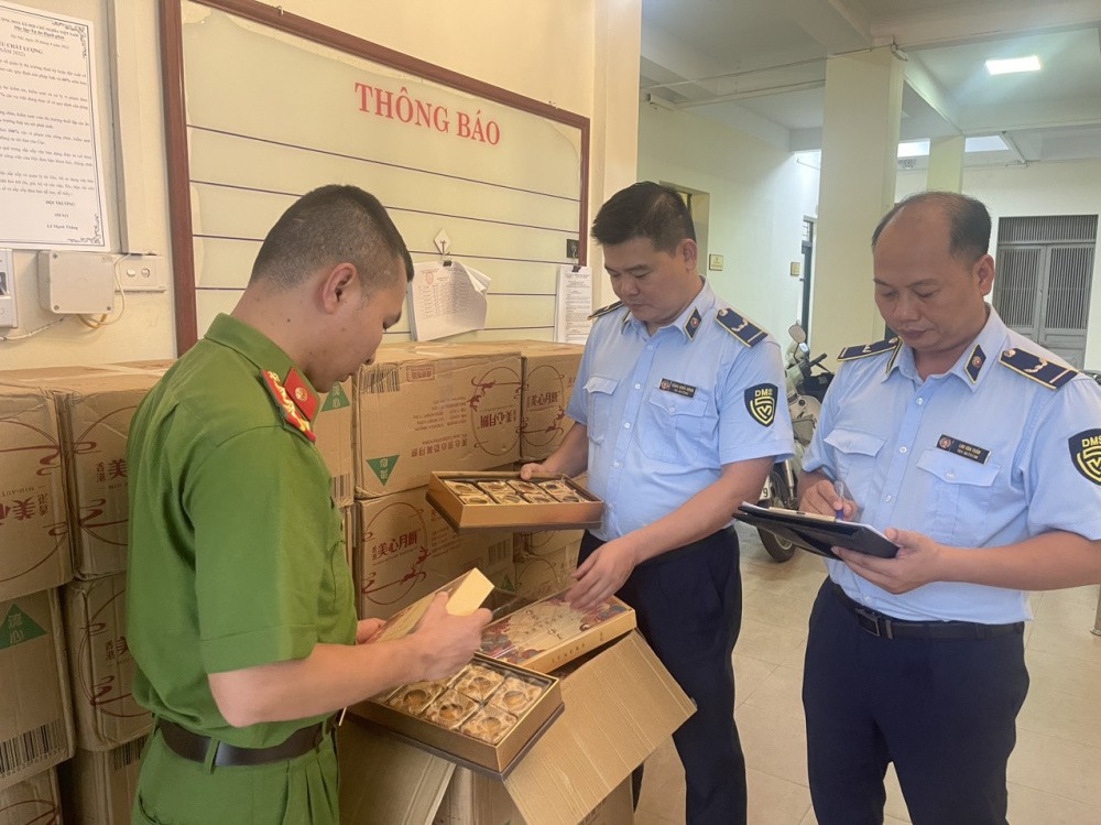 Công an Hà Nội khởi tố 14 vụ buôn lậu, gian lận thương mại trong tháng 4