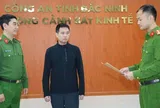 Khởi tố, bắt tạm giam chủ cơ sở pha axit acetic với nước làm 'giấm trắng 100% tự nhiên'
