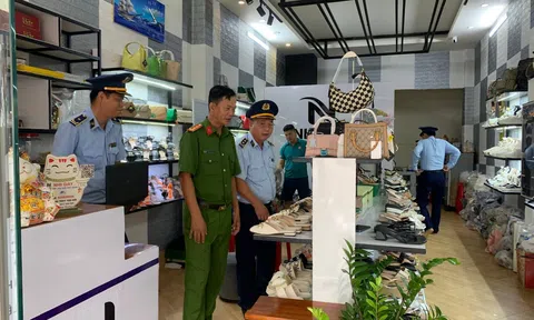 Cần Thơ: Phát hiện điểm kinh doanh giày dép, túi xách không rõ nguồn gốc, xuất xứ