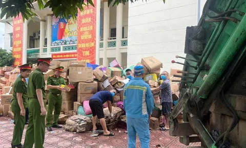 Hà Nội: 25 tấn hàng giả, hàng nhái tại La Phù được tự nguyện giao nộp để tiêu hủy