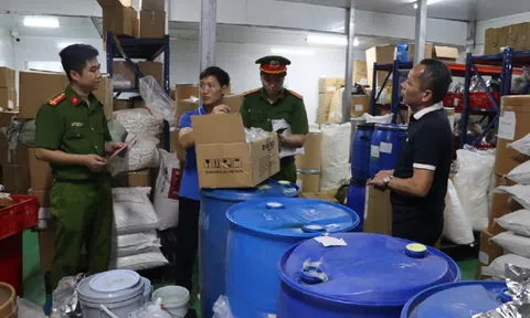 Triệt xóa đường dây thực phẩm chức năng giả quy mô lớn