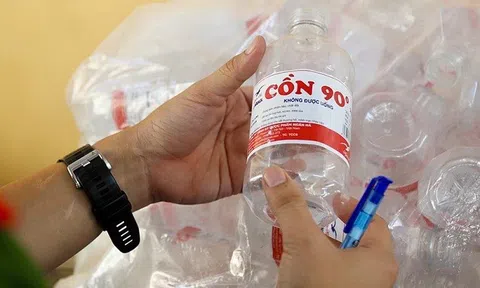 CEO công ty y tế bị khởi tố vì sản xuất cồn y tế giả chứa Methanol độc hại