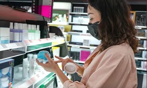 Mỹ phẩm giả tràn lan, gây hại sức khỏe và làm hỏng thị trường