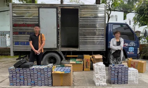 Bắt quả tang 2 đối tượng mua bán, vận chuyển gần 3.000 bao thuốc lá lậu