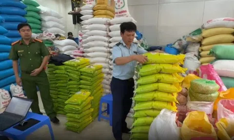 Hà Nội: Tìm bị hại vụ sản xuất, buôn bán Gạo ST25 giả nhãn hiệu Ông Cua