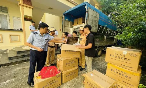 Công an và QLTT Phú Thọ chặn bắt xe tải vận chuyển hàng trăm sản phẩm mỹ phẩm không rõ nguồn gốc