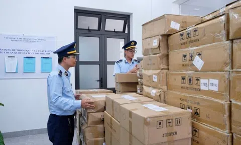 Lâm Đồng: Phát hiện hơn 20.000 chai sơn móng tay không rõ nguồn gốc