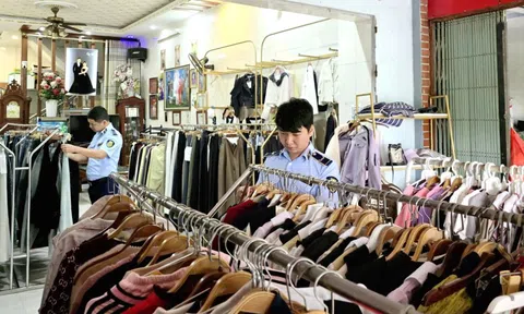 Ninh Bình: Tạm giữ gần 600 sản phẩm thời trang không rõ nguồn gốc