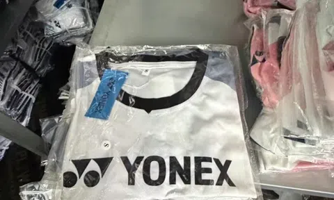 Triệt phá xưởng sản xuất hàng giả YONEX quy mô lớn tại Hà Nội: Hơn 16.000 sản phẩm bị thu giữ