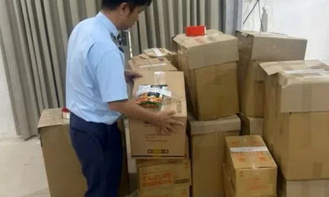 TP Hồ Chí Minh phát hiện hơn 1.000 sản phẩm thực phẩm không rõ xuất xứ