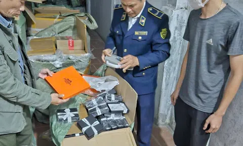 Hà Nội: Phát hiện hơn 1.600 túi xách giả mạo nhãn hiệu nổi tiếng