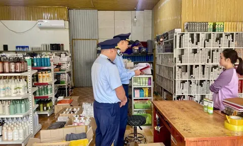 QLTT Tuyên Quang: Triệt phá vụ bán mỹ phẩm không nguồn gốc trên mạng xã hội