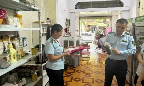 Quản lý thị trường Sơn La tăng cường kiểm tra an toàn thực phẩm, xử phạt 11 cơ sở