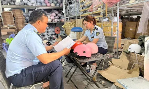TP.HCM phát hiện kho chứa hơn 5.000 mũ bảo hiểm không có hóa đơn, chứng từ