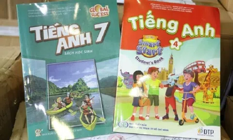 Triệt phá đường dây sách giả quy mô lớn tại Hà Nội, khởi tố 6 bị can