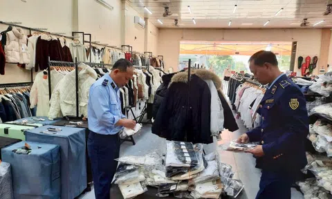 Lực lượng QLTT Ninh Bình tăng cường kiểm soát hàng giả, gian lận thương mại trên nền tảng số