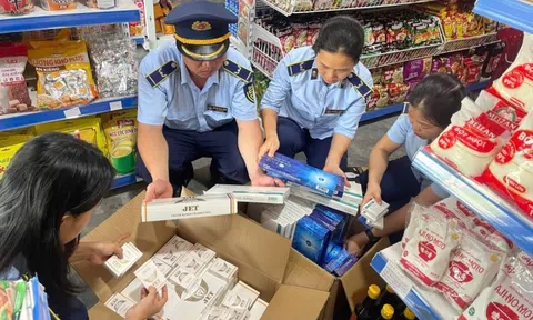 QLTT Huế phạt 100 triệu đồng, tiêu hủy hơn 800 bao thuốc lá lậu trong năm 2025
