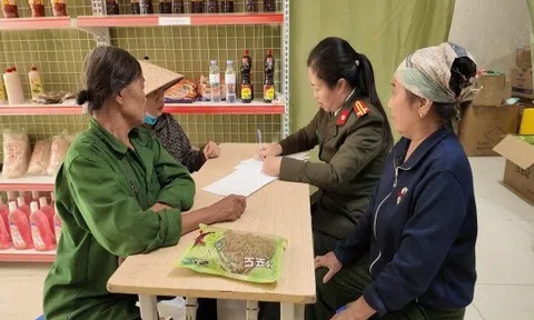 Lật tẩy đường dây “thổi phồng” thực phẩm chức năng, bán giá cắt cổ cho người cao tuổi tại Hà Nội