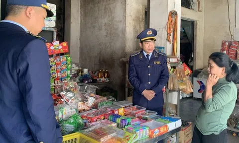 Cao Bằng: Tăng cường kiểm soát an toàn thực phẩm tại khu vực cổng trường học