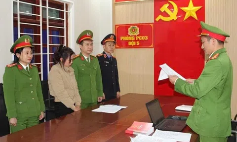 Khởi tố đối tượng sản xuất, buôn bán hơn 60.000 lít giấm giả từ axít công nghiệp