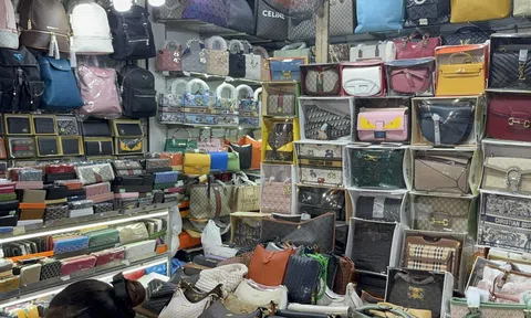 Hàng giả bày bán công khai, Chi cục Quản lý thị trường TPHCM nói đã làm ngày, làm đêm
