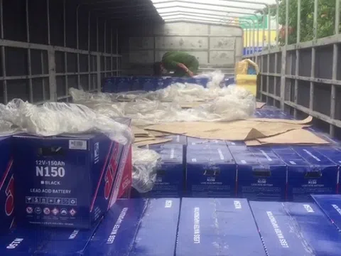An Giang: Phát hiện hơn 3.000 linh kiện quạt điện và 300 thùng kim loại không rõ nguồn gốc