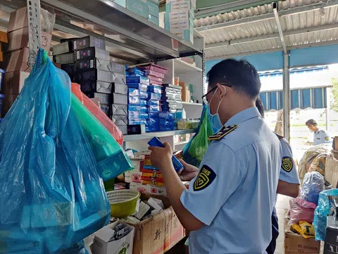 Đà Nẵng: Tạm giữ hơn 2.000 sản phẩm hàng tiêu dùng không có hóa đơn, chứng từ