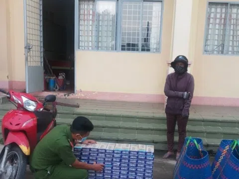 An Giang: Phát hiện, bắt quả tang đối tượng vận chuyển 1000 bao thuốc lá lậu