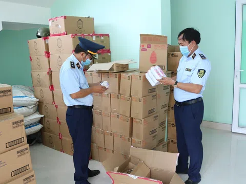 Quảng Bình: Thu giữ hơn 15.000 chai dầu gội, sữa tắm, phấn rôm có dấu hiệu nhập lậu