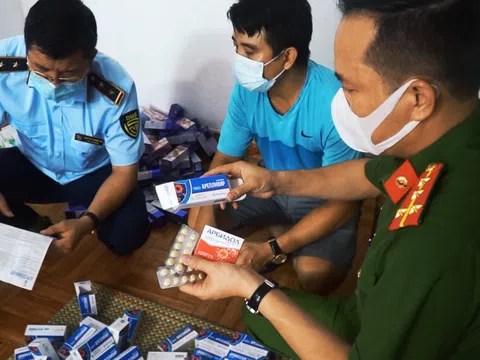 Hà Nội: Công an, Quản lý thị trường cao điểm kiểm tra chợ đầu mối, trung tâm thương mại
