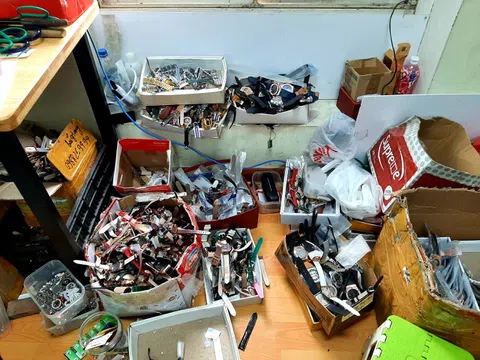 Bắc Giang: Tiêu hủy 155 chiếc đồng hồ đeo tay giả mạo nhãn hiệu
