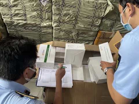 TPHCM: Thu giữ 60.000 kit test Covid-19, 80.000 viên Liên hoa thanh ôn