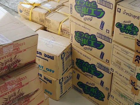 An Giang: Phát hiện ô tô vận chuyển lượng lớn hàng hóa nghi nhập lậu