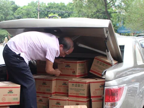 Thái Nguyên: Tạm giữ hơn 3.400 lọ sa tế giả nhãn hiệu Tôm Ngon