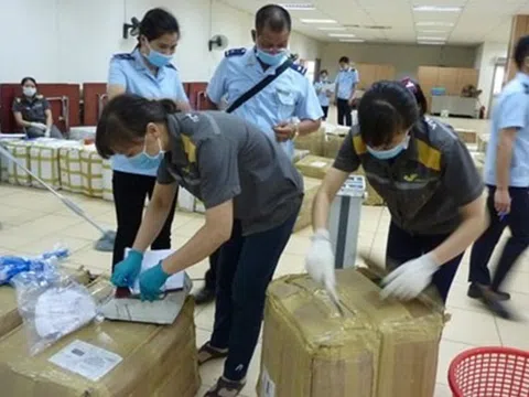 Hợp tác quốc tế trong lĩnh vực chống buôn lậu, vận chuyển trái phép hàng hóa qua biên giới