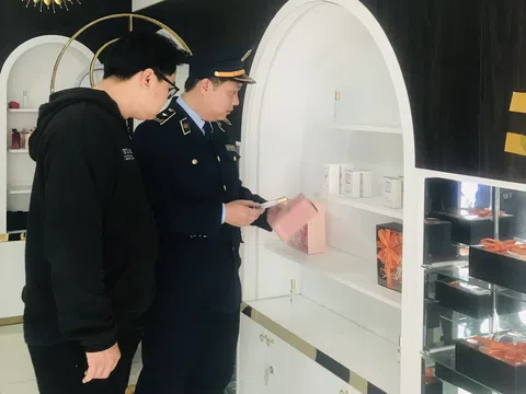 Lạng Sơn: Kiểm tra đột xuất phát hiện nhiều mặt hàng có dấu hiệu là hàng giả được bày bán công khai