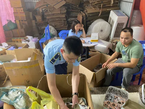Thái Nguyên: Thu giữ hàng nghìn đơn vị sản phẩm thời trang, đồ gia dụng là hàng hóa nhập lậu, hàng không rõ nguồn gốc xuất xứ