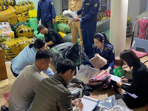 Hải Phòng: Phát hiện số lượng lớn quần áo, phụ kiện các loại không rõ nguồn gốc xuất xứ