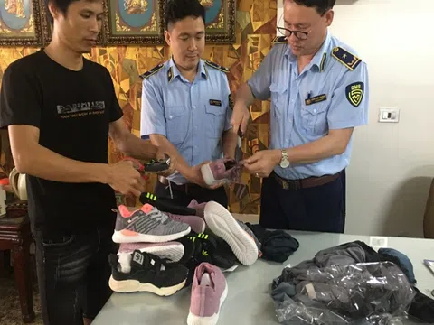 Xử phạt 10 triệu đồng đối với hành vi trưng bày để bán hàng hóa giả mạo nhãn hiệu Adidas