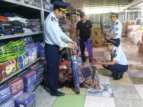 Phú Thọ: Tạm giữ trên 700 sản phẩm có dấu hiệu giả mạo nhãn hiệu, không rõ nguồn gốc, xuất xứ