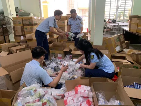 Phú Yên: Tạm giữ số lượng lớn thực phẩm chức năng và nhiều loại hàng hóa khác do nước ngoài sản xuất