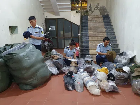 Quảng Bình: Thu giữ trên 2.300 sản phẩm có dấu hiệu giả mạo nhãn hiệu